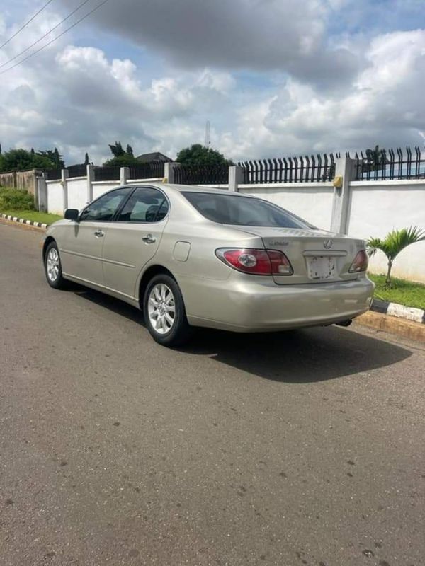 Thumbnail 2 of 2004 Lexus ES